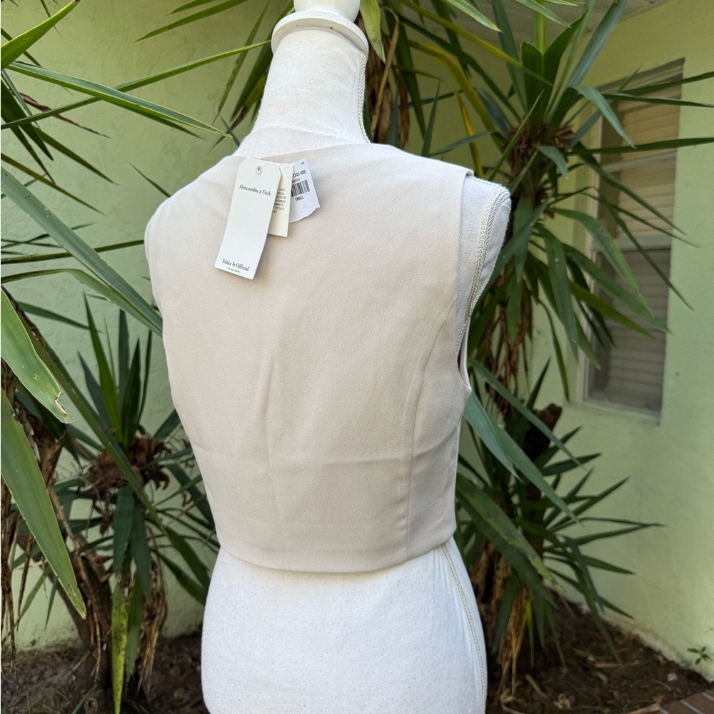 Abercrombie & Fitch Tan Button Vest - Picture 2 of 4